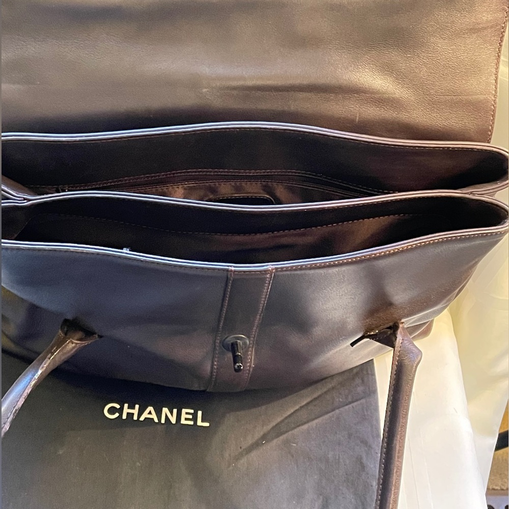 CHANEL CC Turnlock Leather in Charcoal Brown - Picture 9 of 16